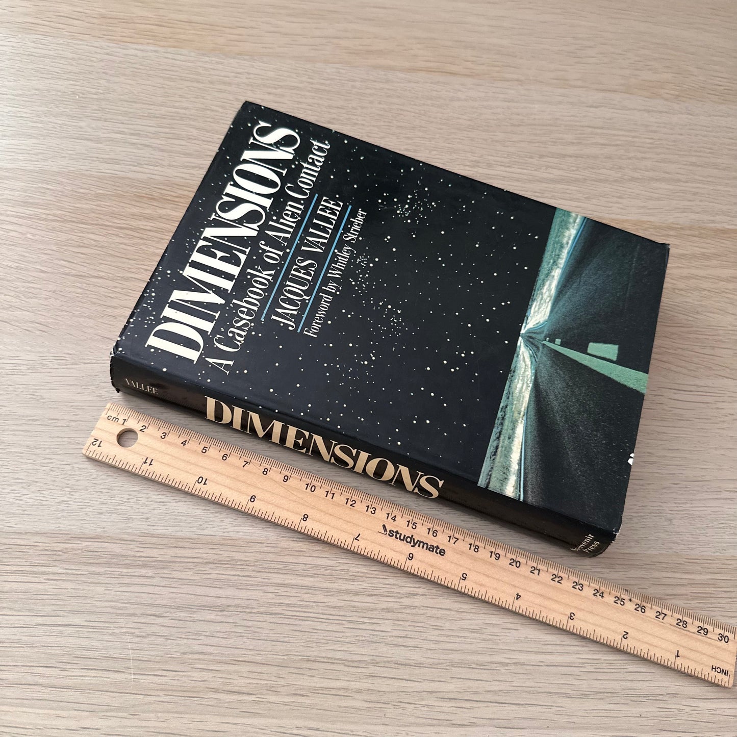 Dimensions: A Casebook of Alien Contact | Jacques Vallee