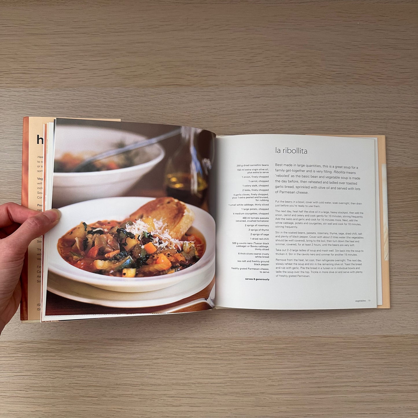 Hearty Soups | Hardcover | Delicious Meals
