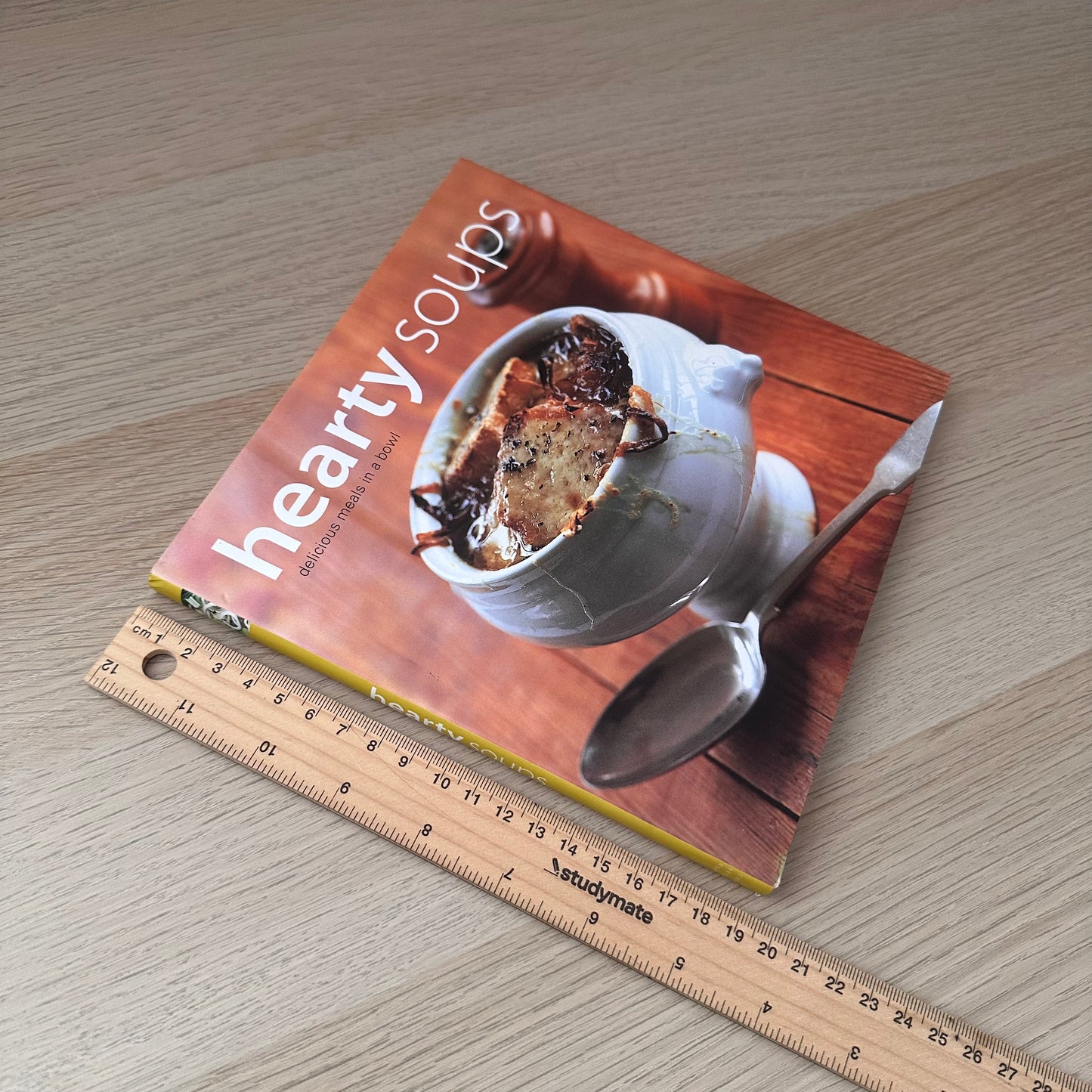 Hearty Soups | Hardcover | Delicious Meals