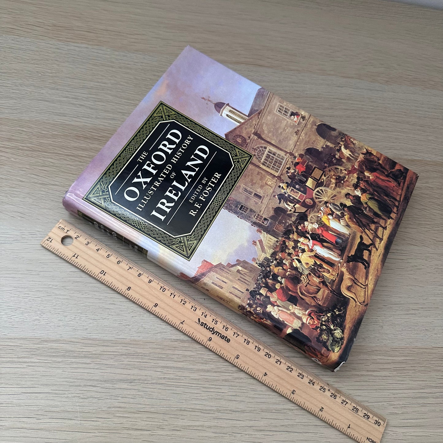 The Oxford Illustrated History of Ireland | R.F. Foster