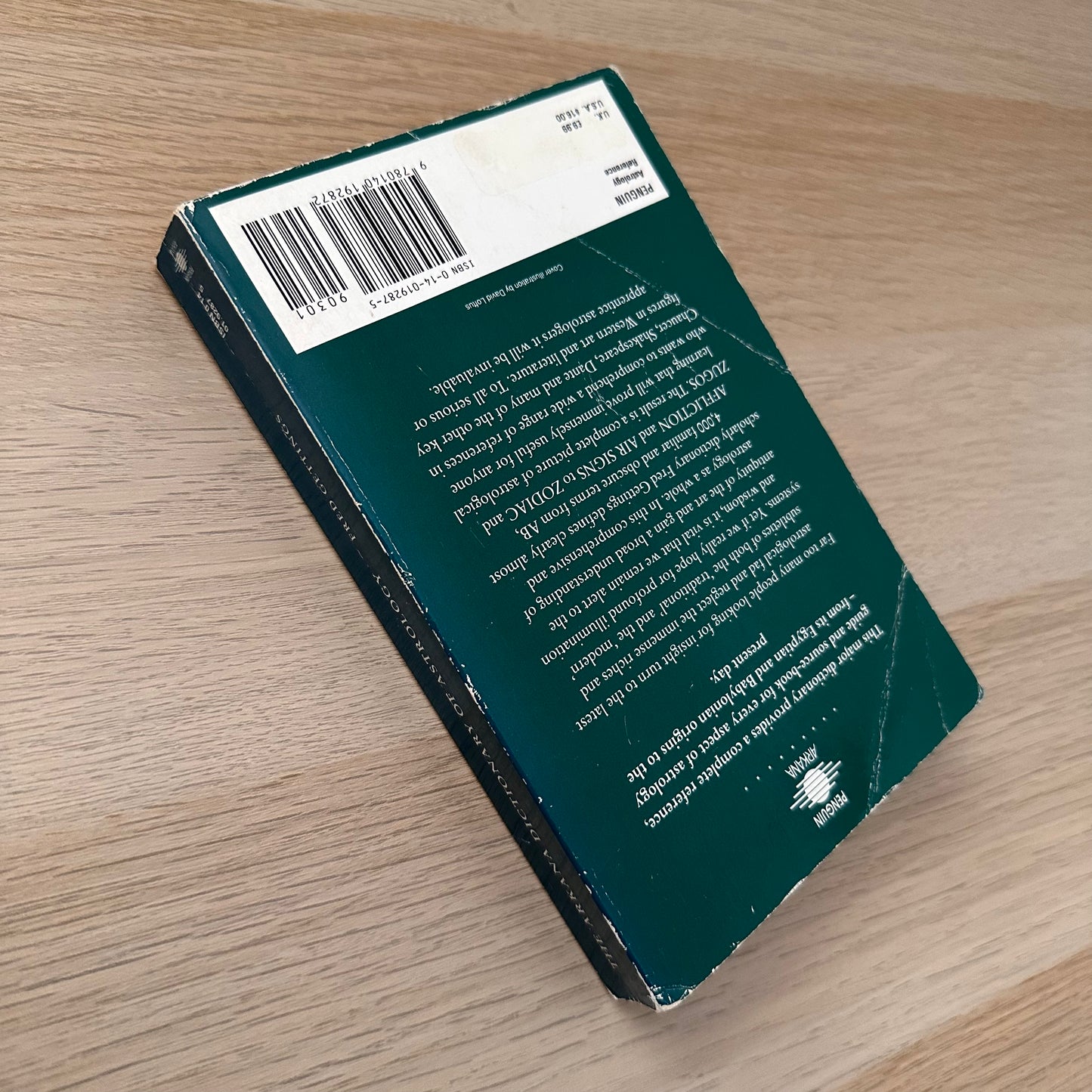 The Arkana Dictionary of Astrology | Paperback | Fred Gettings