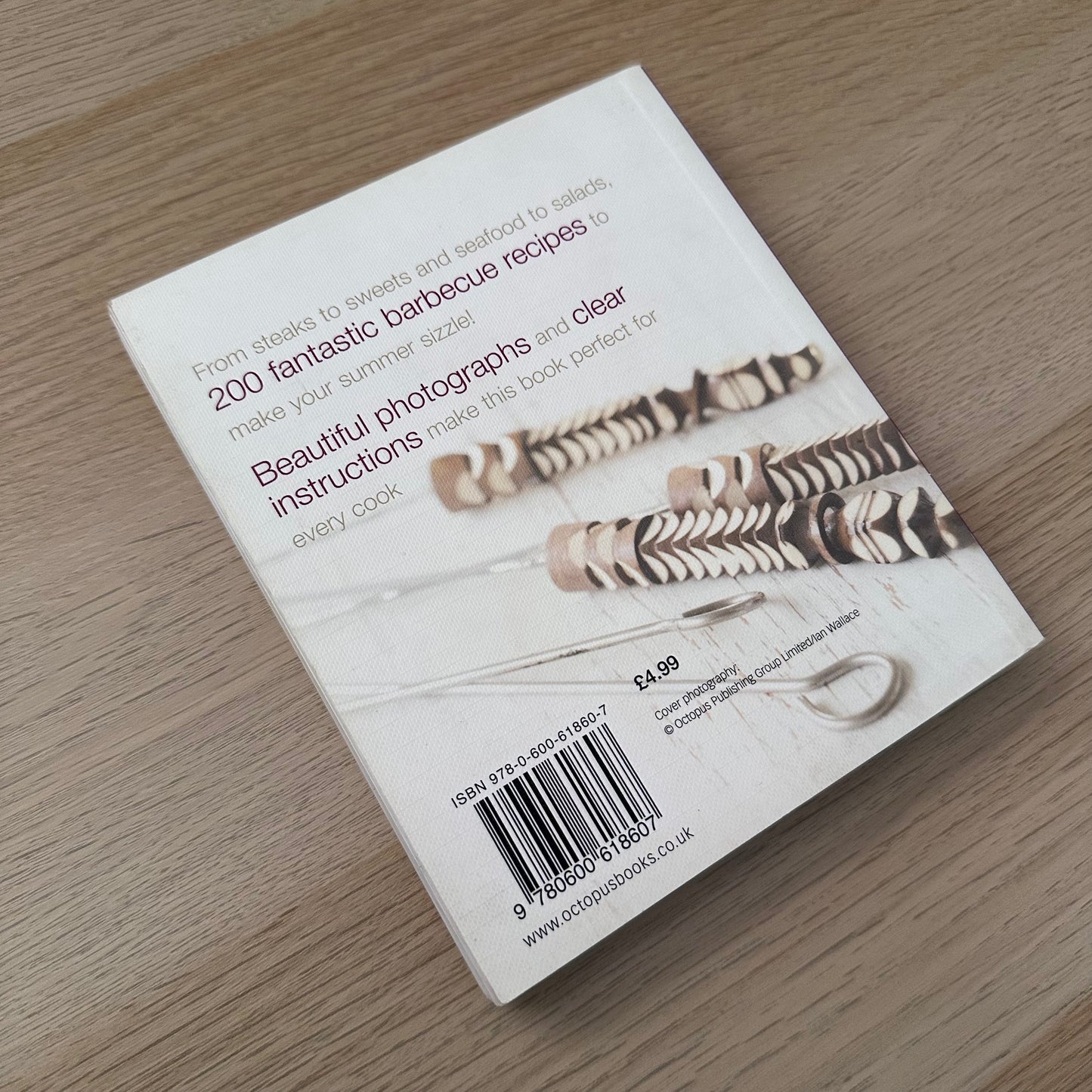 200 Barbecue Recipes | Paperback | Louise Pickford