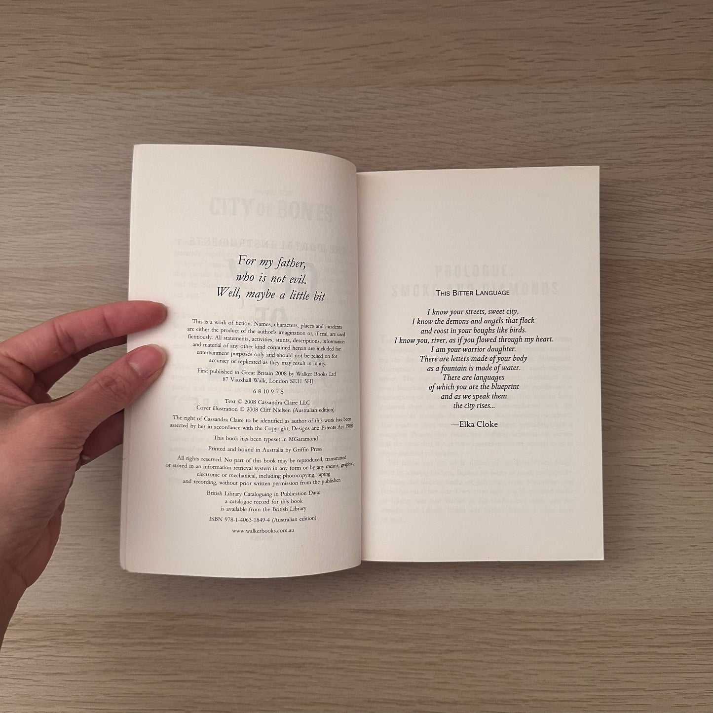 City of Ashes: The Mortal Instruments Book Two | Cassandra Clare