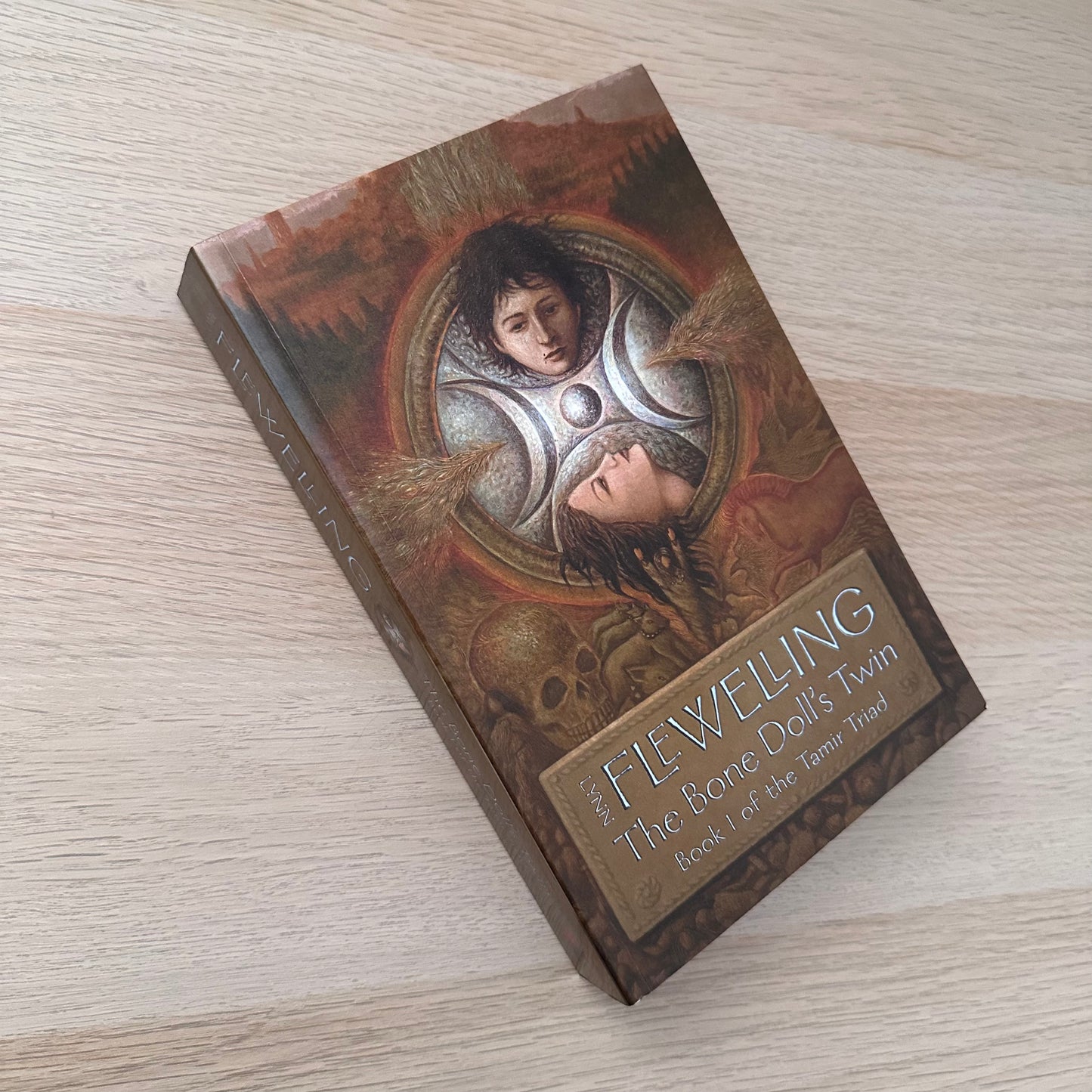 The Bone Doll's Twin | Paperback | Lynn Flewelling