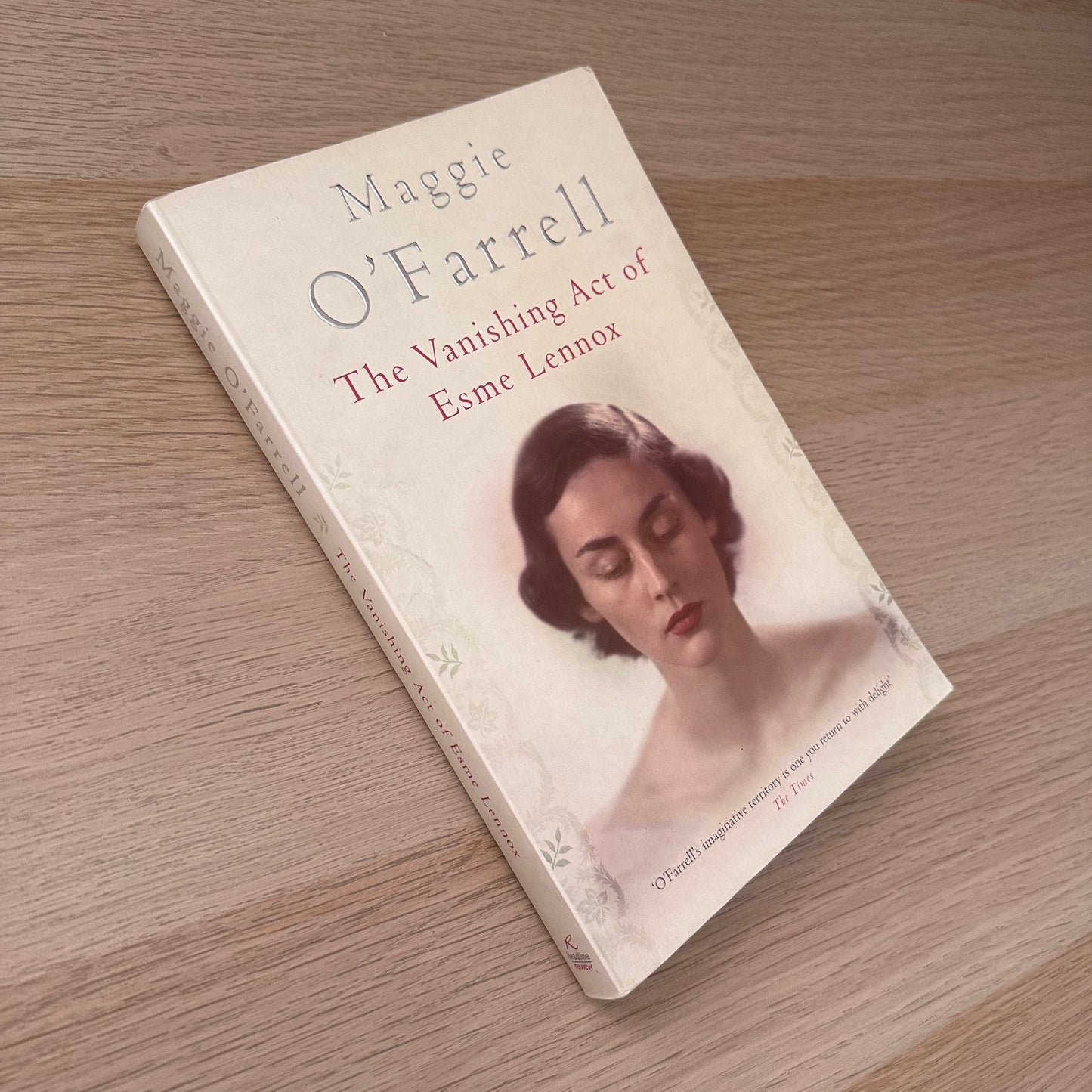 The Vanishing Act of Esme Lennox | Paperback | Maggie O'Farrell