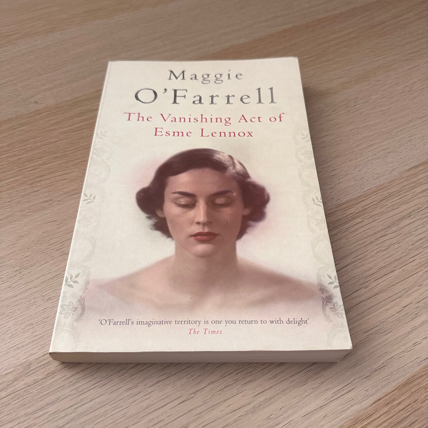 The Vanishing Act of Esme Lennox | Paperback | Maggie O'Farrell