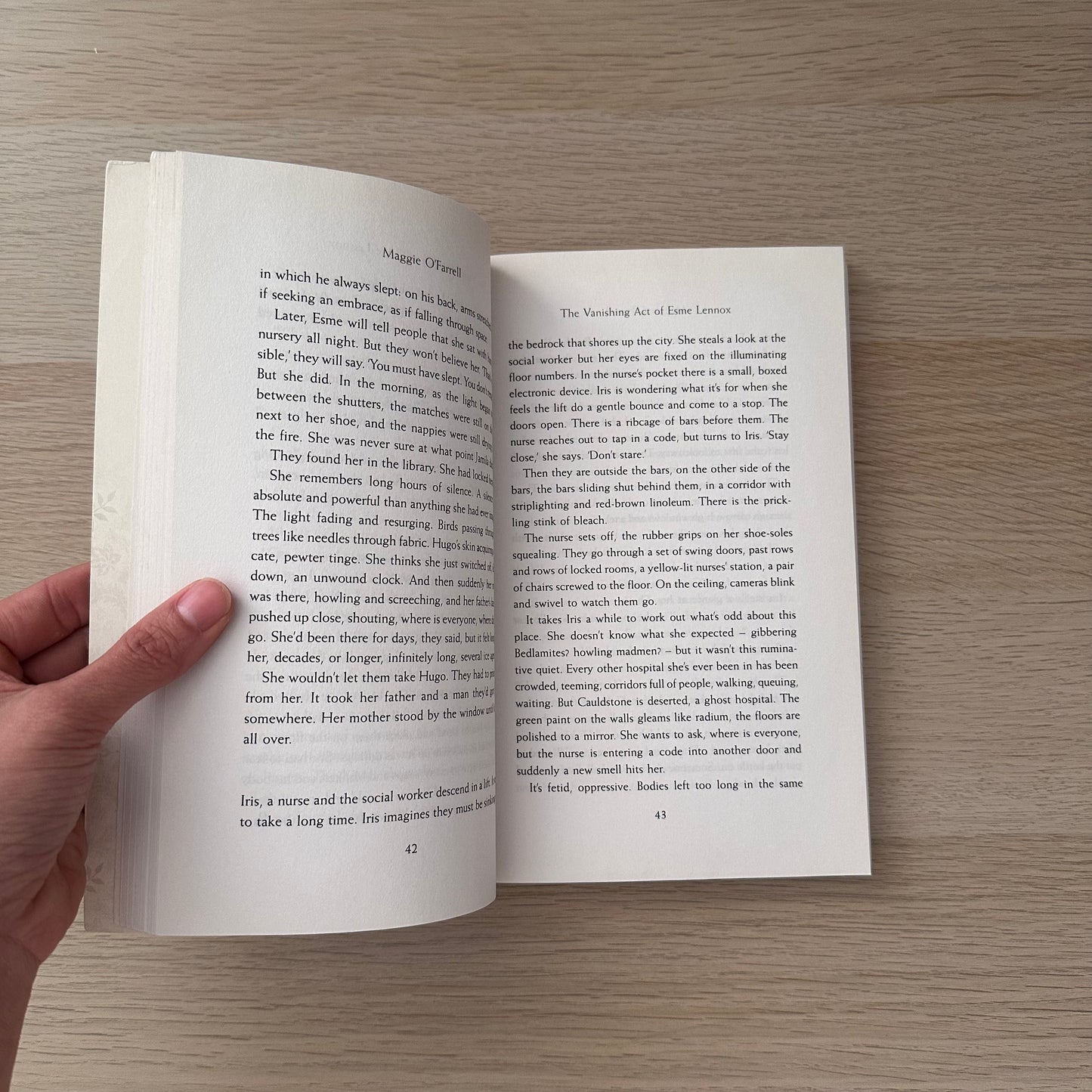 The Vanishing Act of Esme Lennox | Paperback | Maggie O'Farrell