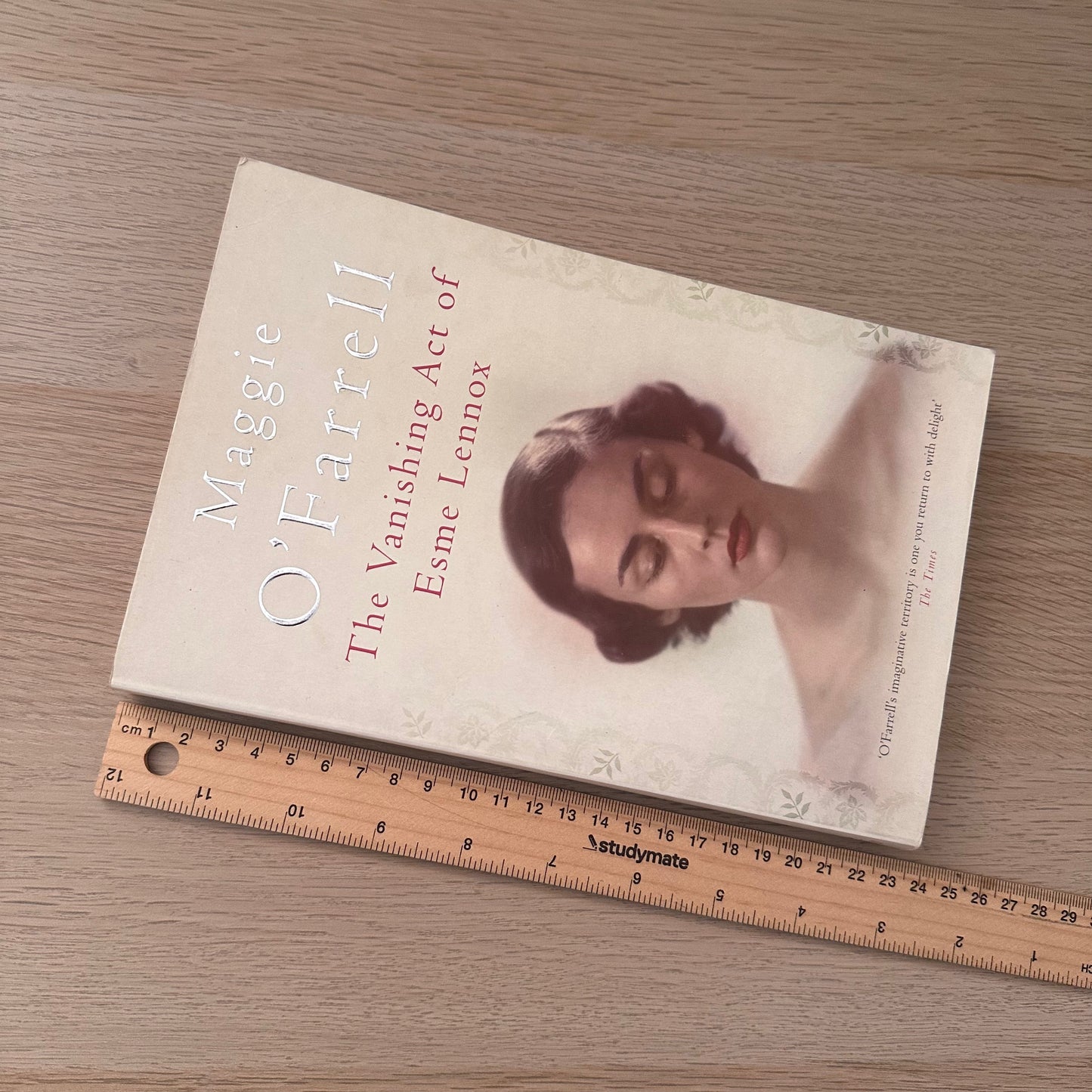 The Vanishing Act of Esme Lennox | Paperback | Maggie O'Farrell