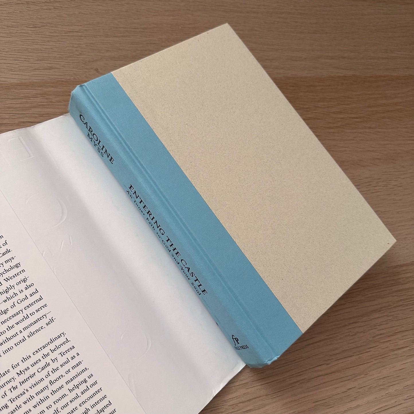 Entering the Castle | Hardcover | Caroline Myss