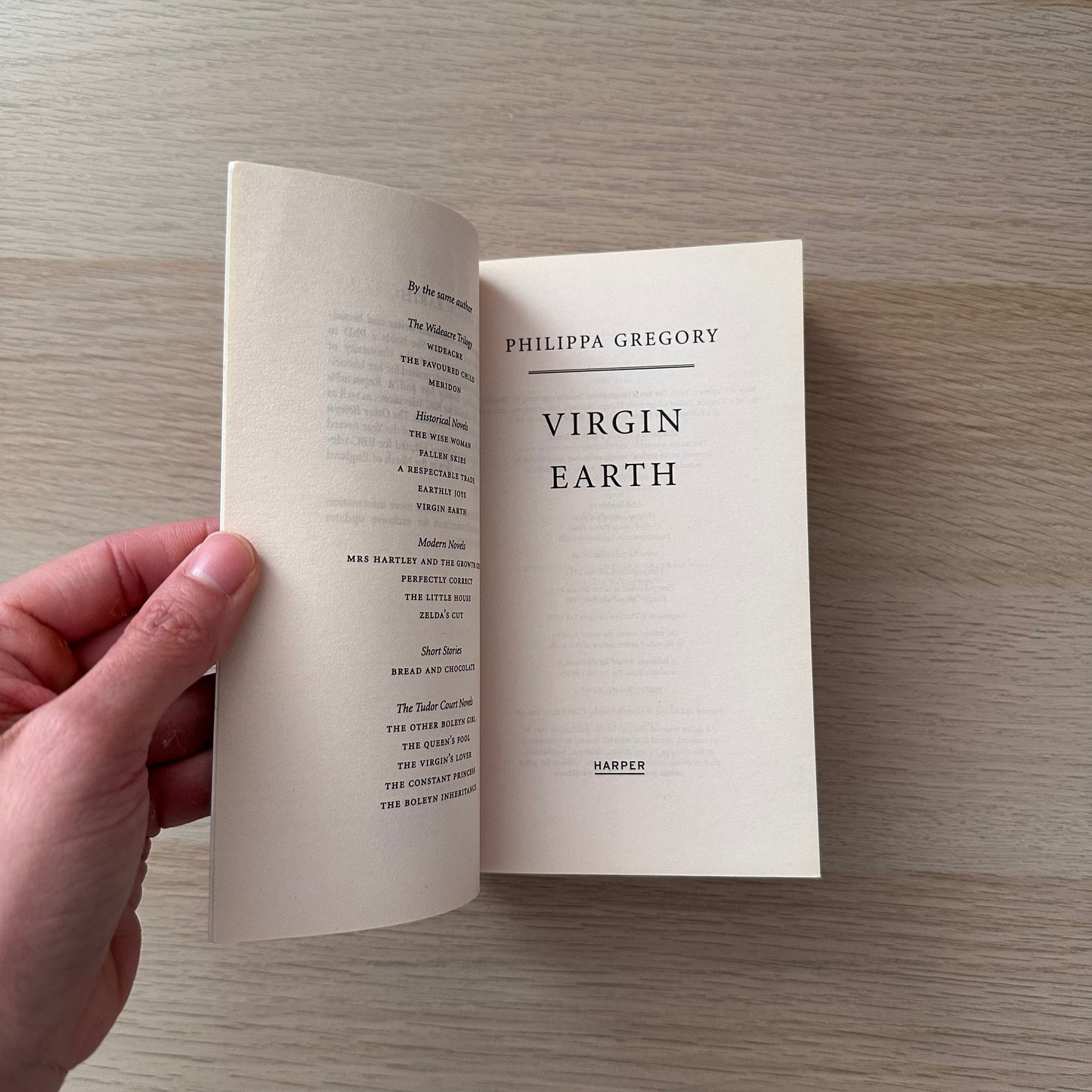Virgin Earth | Paperback | Philippa Gregory
