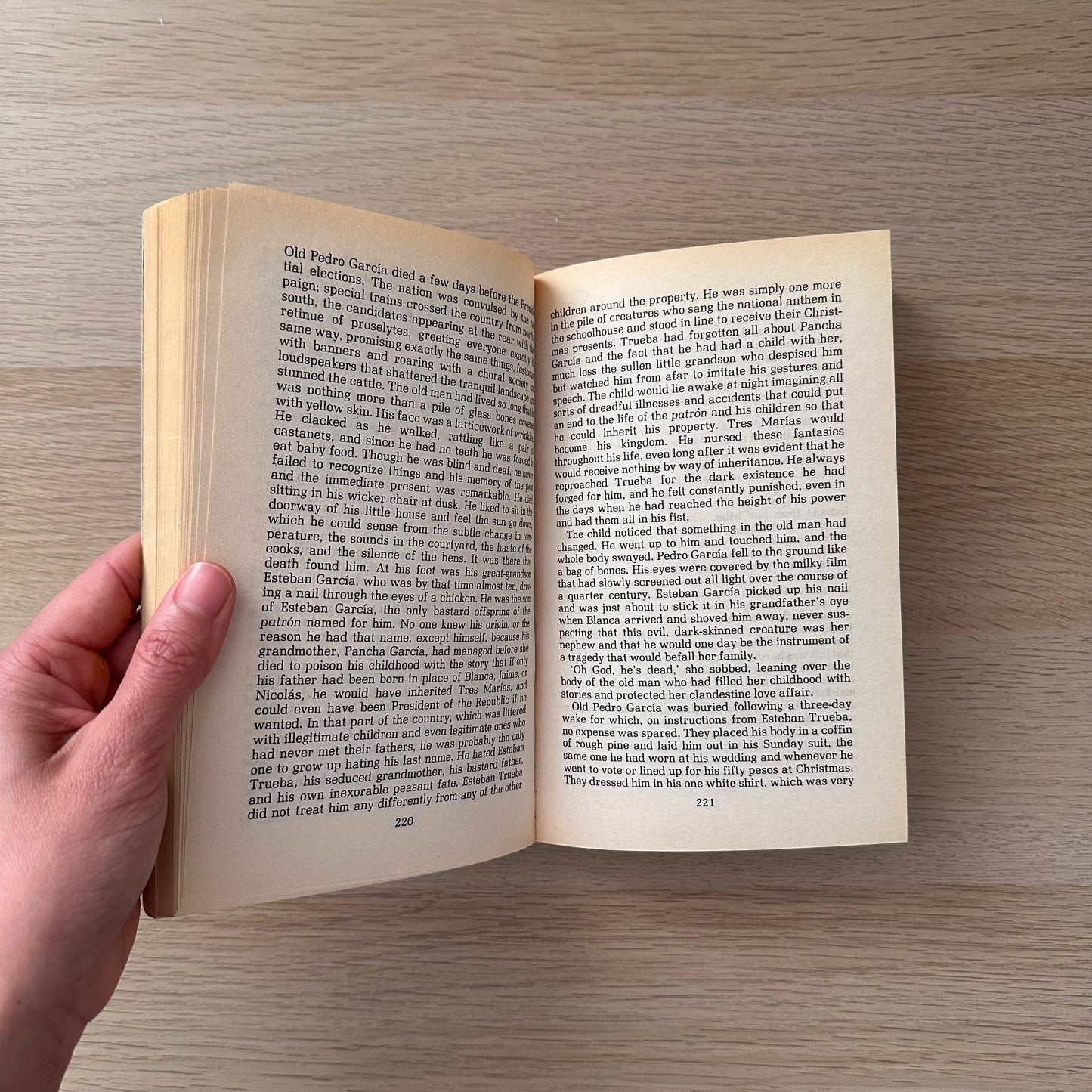 The House of the Spirits | Paperback | Isabel Allende