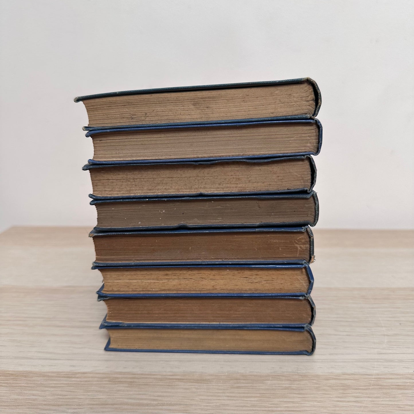 The Travellers' Library | 8 Volumes | Jonathan Cape | 1927 to 1931