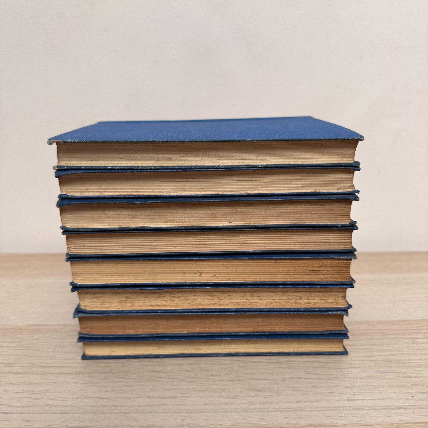 The Travellers' Library | 8 Volumes | Jonathan Cape | 1927 to 1931