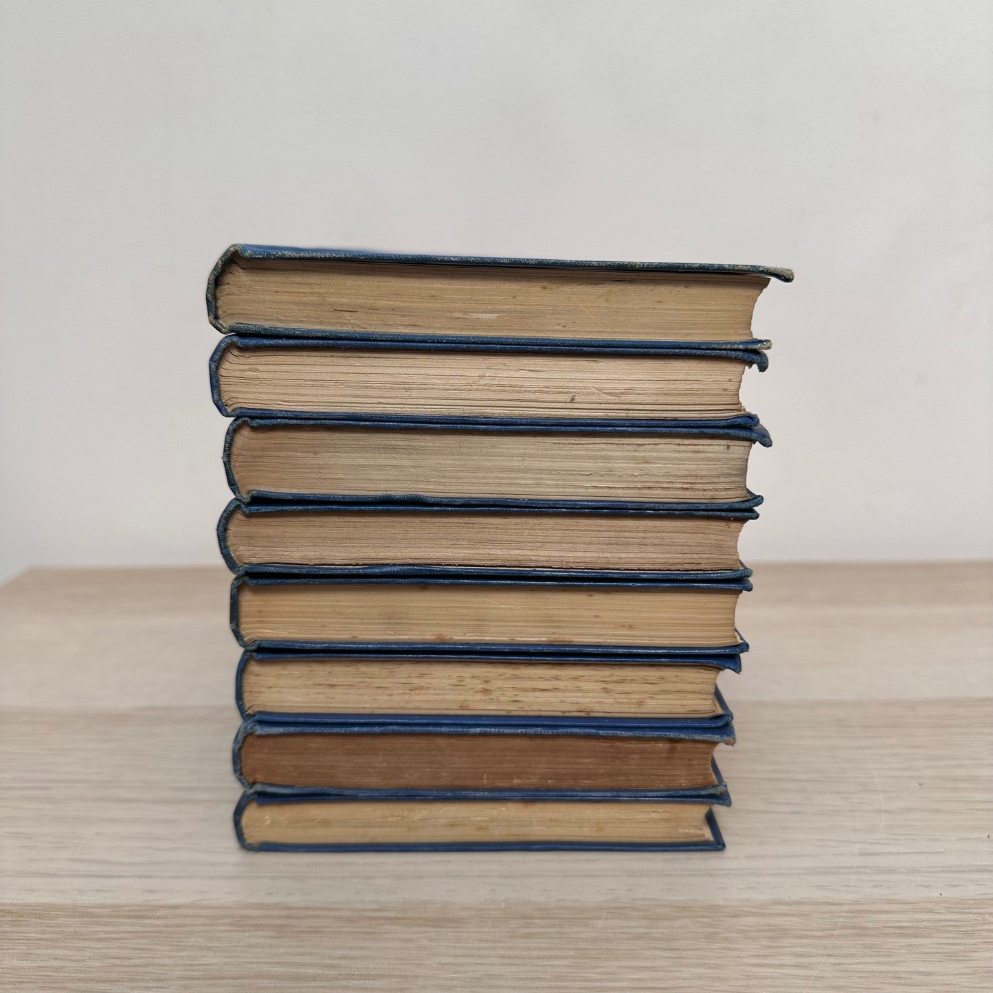 The Travellers' Library | 8 Volumes | Jonathan Cape | 1927 to 1931