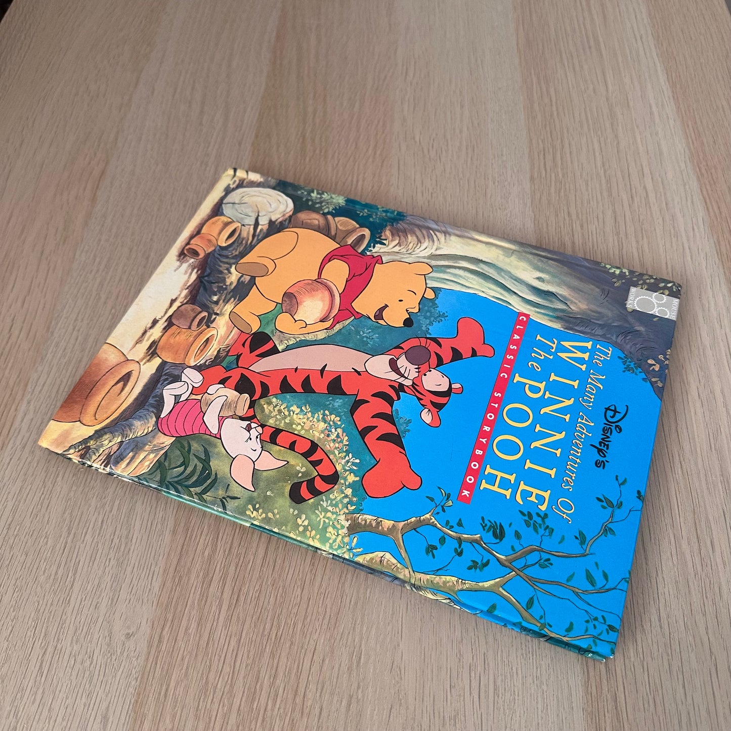 Disney | Classic Storybook | 1998 | The Many Adventures of Winnie The Pooh