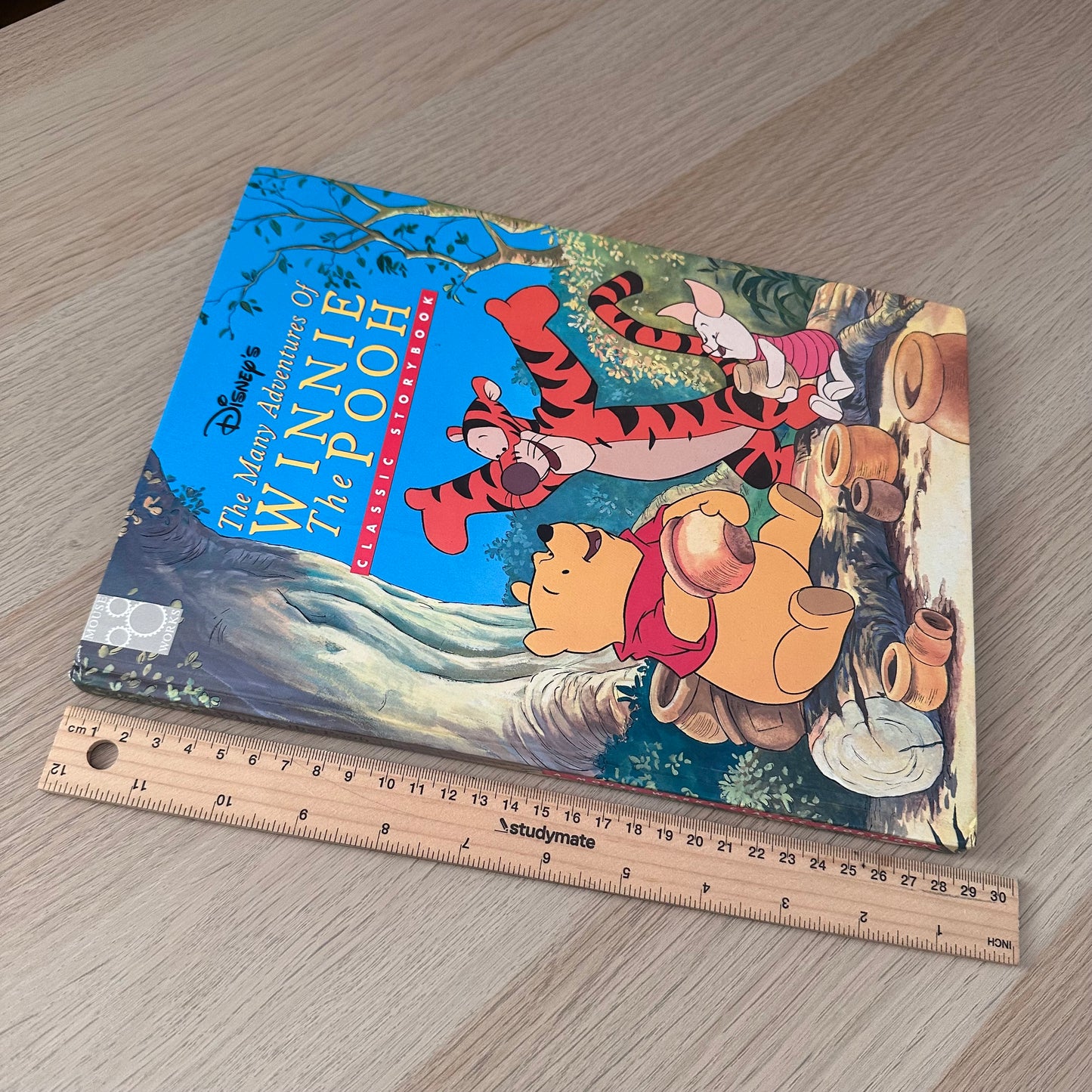Disney | Classic Storybook | 1998 | The Many Adventures of Winnie The Pooh