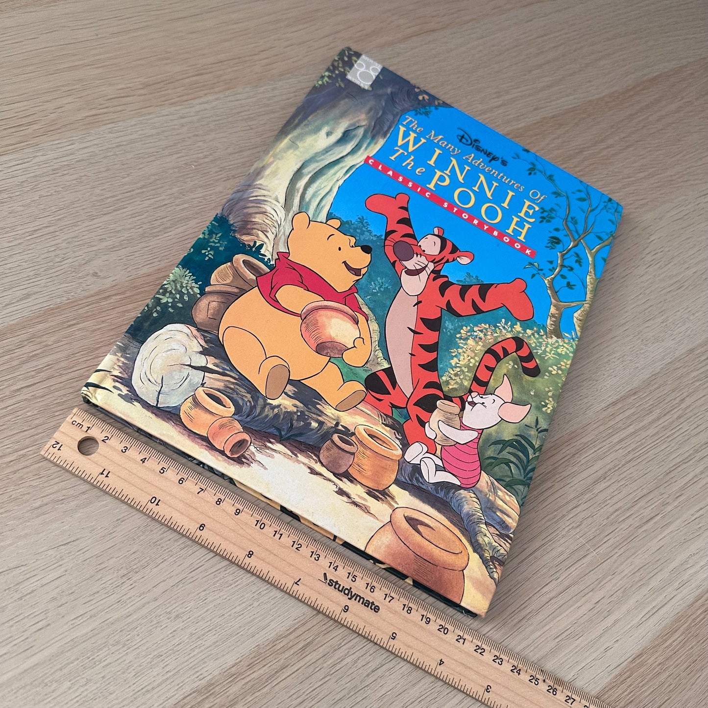 Disney | Classic Storybook | 1998 | The Many Adventures of Winnie The Pooh