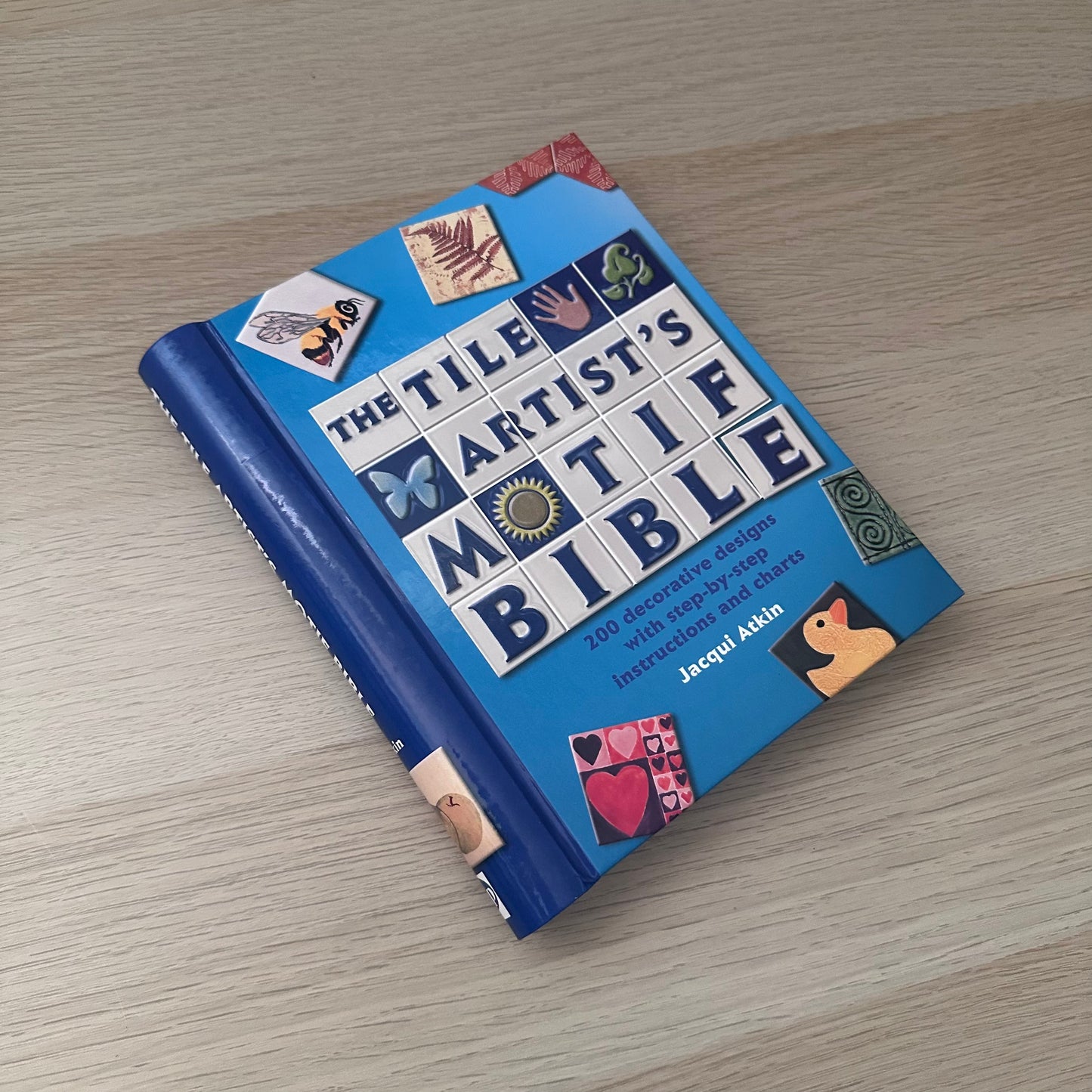 The Tile Artist's Motif Bible | Jacqui Atkin