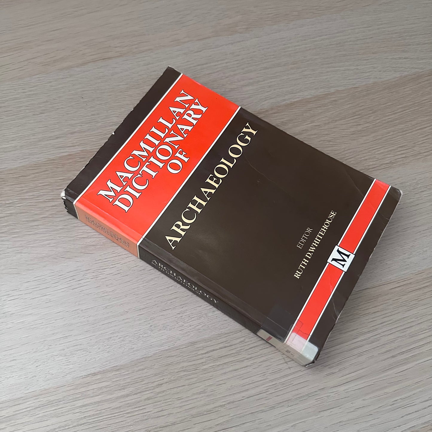 Macmillan Dictionary of Archaeology | Ex-Library