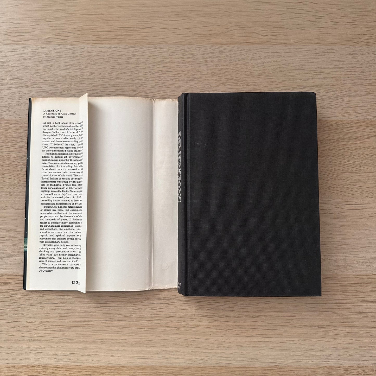 Dimensions: A Casebook of Alien Contact | Jacques Vallee