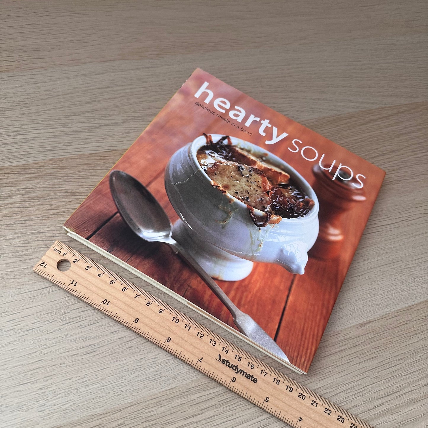 Hearty Soups | Hardcover | Delicious Meals