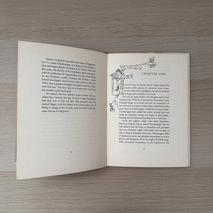 Glass, Stones & Crown | Hardcover | Anne Rockwell