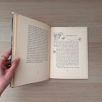 Glass, Stones & Crown | Hardcover | Anne Rockwell