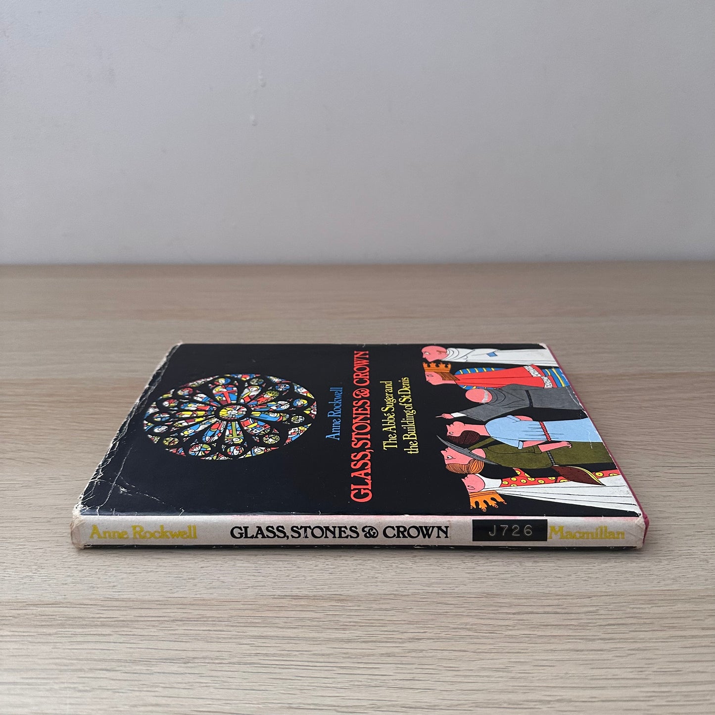 Glass, Stones & Crown | Hardcover | Anne Rockwell