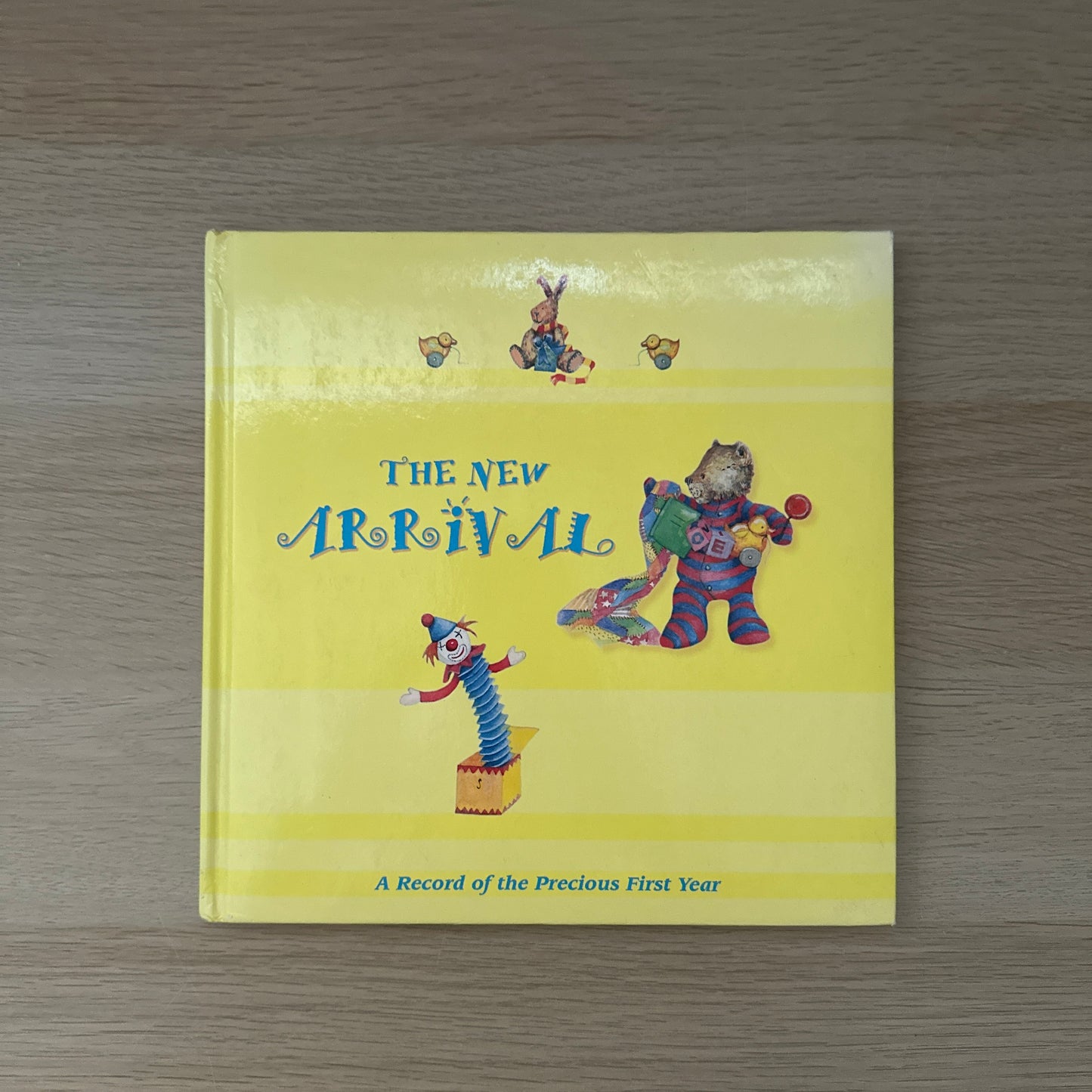 The New Arrival: A Record of the Precious First Year | Baby Book