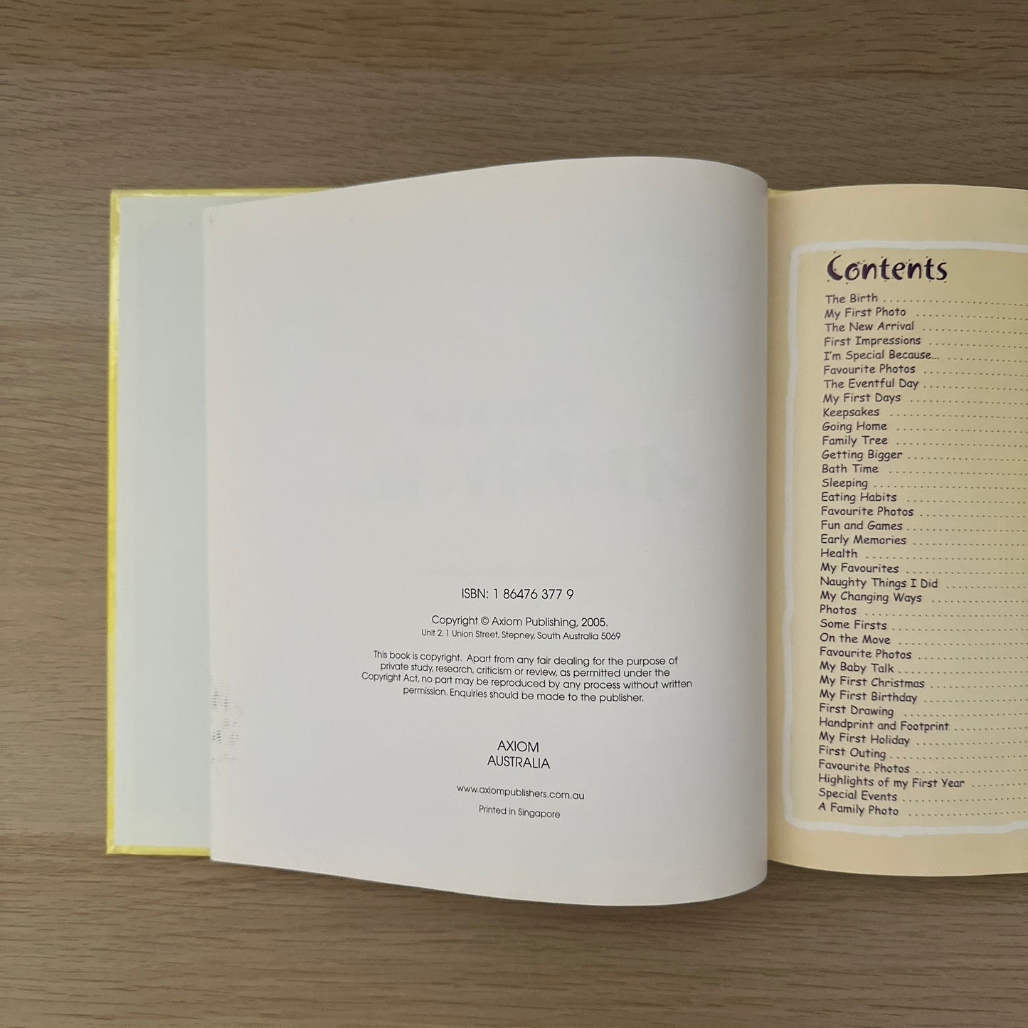The New Arrival: A Record of the Precious First Year | Baby Book