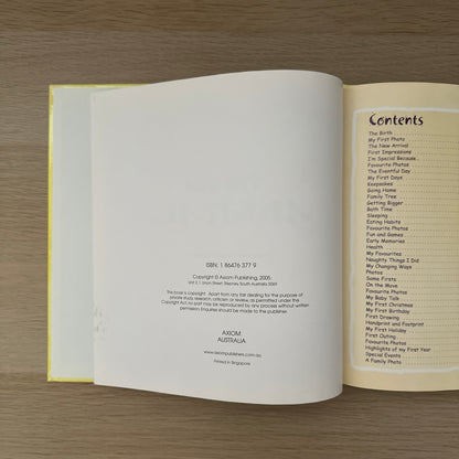 The New Arrival: A Record of the Precious First Year | Baby Book