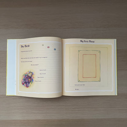 The New Arrival: A Record of the Precious First Year | Baby Book