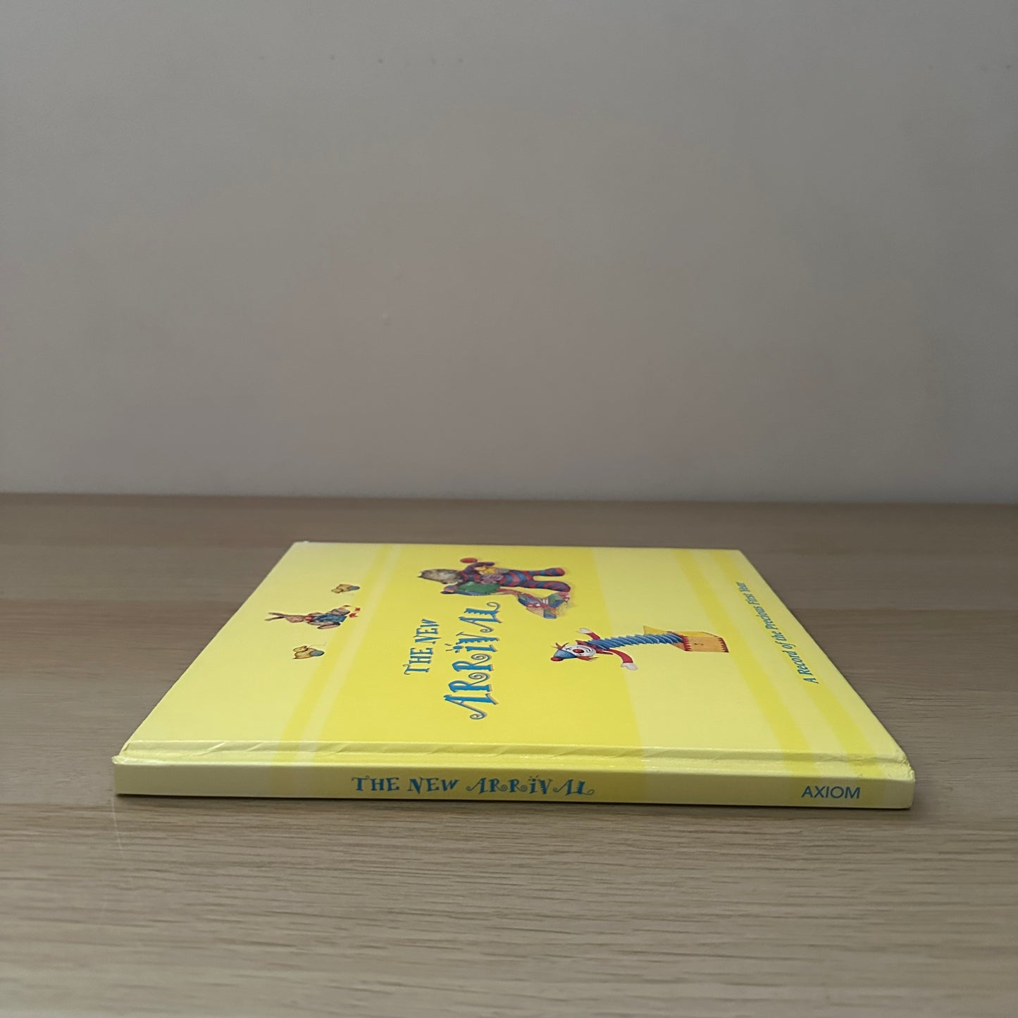 The New Arrival: A Record of the Precious First Year | Baby Book