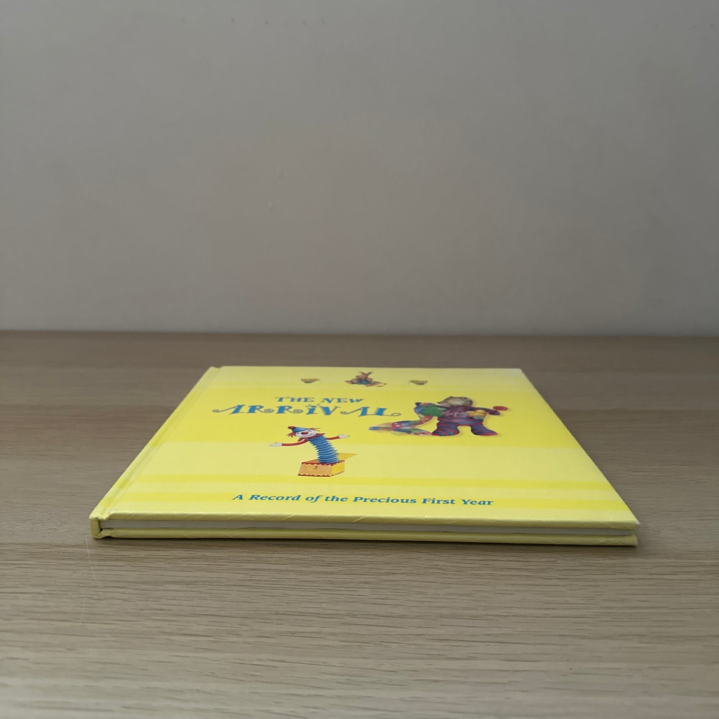 The New Arrival: A Record of the Precious First Year | Baby Book