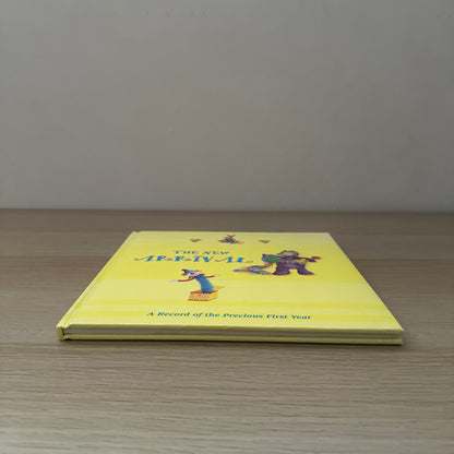 The New Arrival: A Record of the Precious First Year | Baby Book