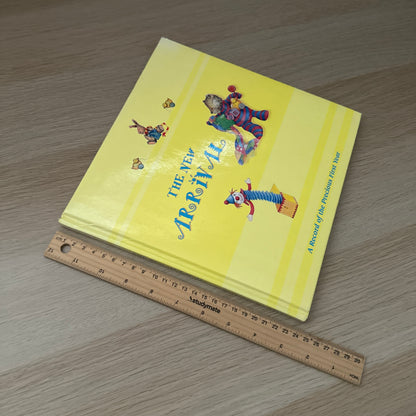 The New Arrival: A Record of the Precious First Year | Baby Book