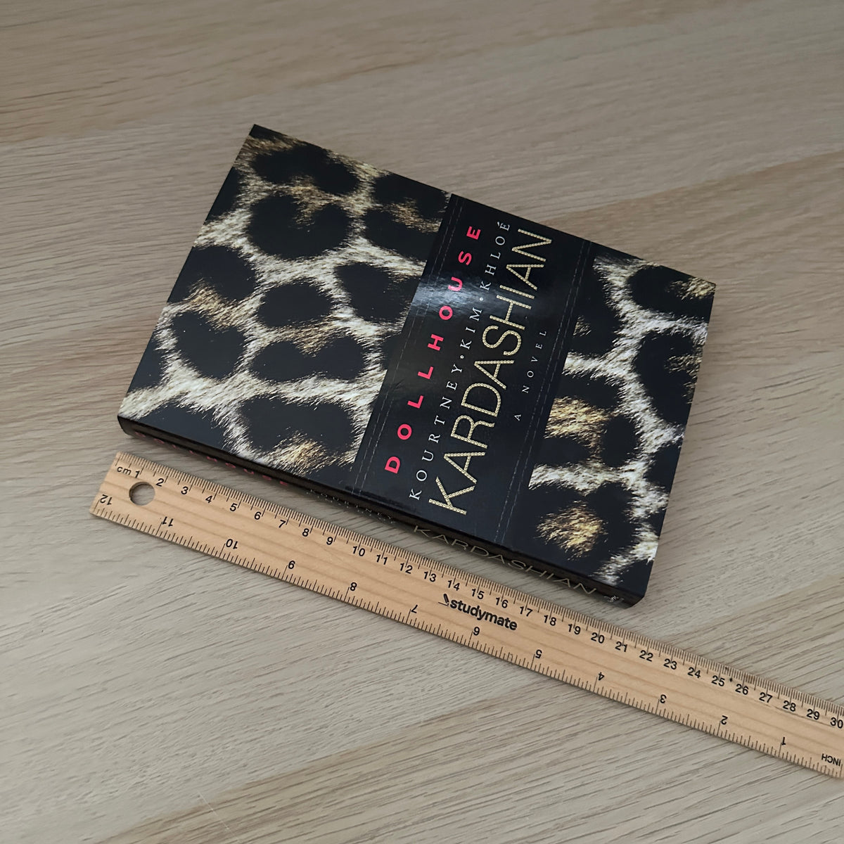 Dollhouse | 2011 | Paperback | Kourtney, Kim & Khloe Kardashian