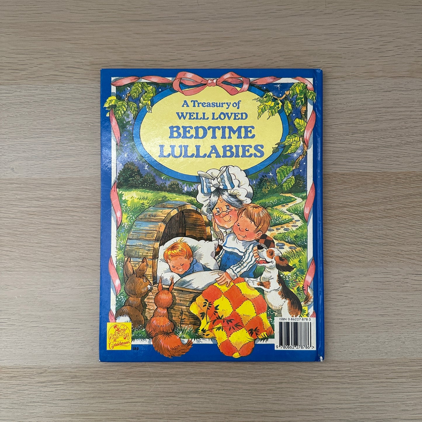 A Treasury of Well Loved Bedtime Lullabies | Hardcover | 1997 | Pam Storey