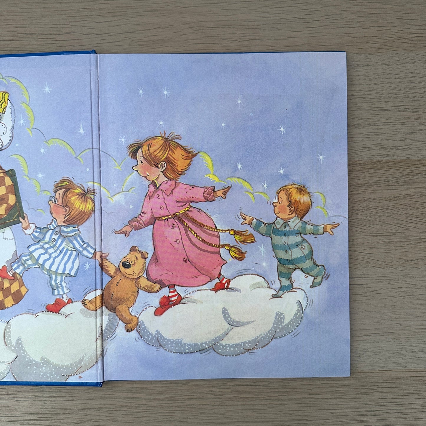A Treasury of Well Loved Bedtime Lullabies | Hardcover | 1997 | Pam Storey