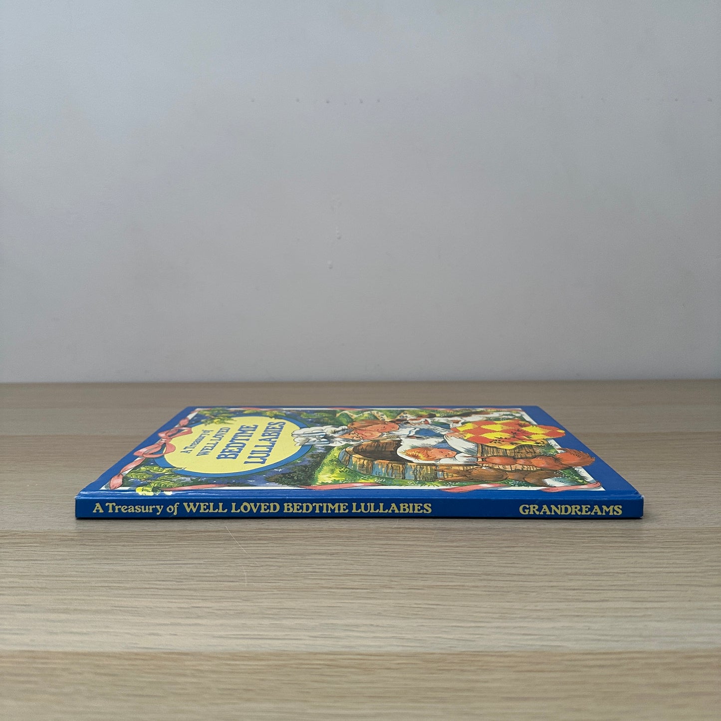 A Treasury of Well Loved Bedtime Lullabies | Hardcover | 1997 | Pam Storey