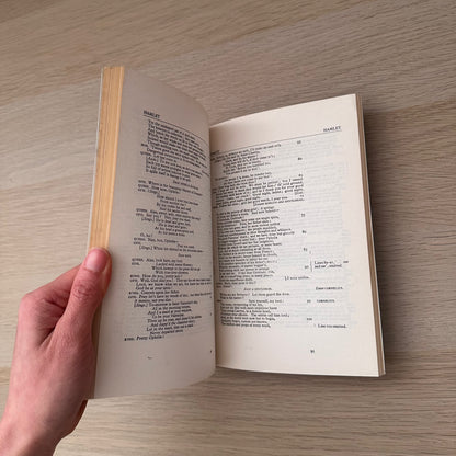 Hamlet: The BBC TV Shakespeare | 1980 | William Shakespeare & Peter Alexander