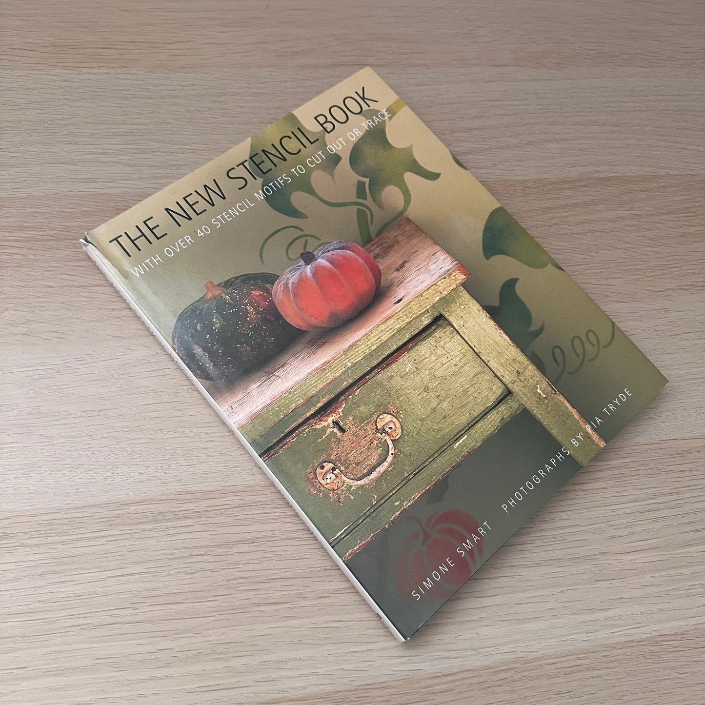 The New Stencil Book | Simone Smart