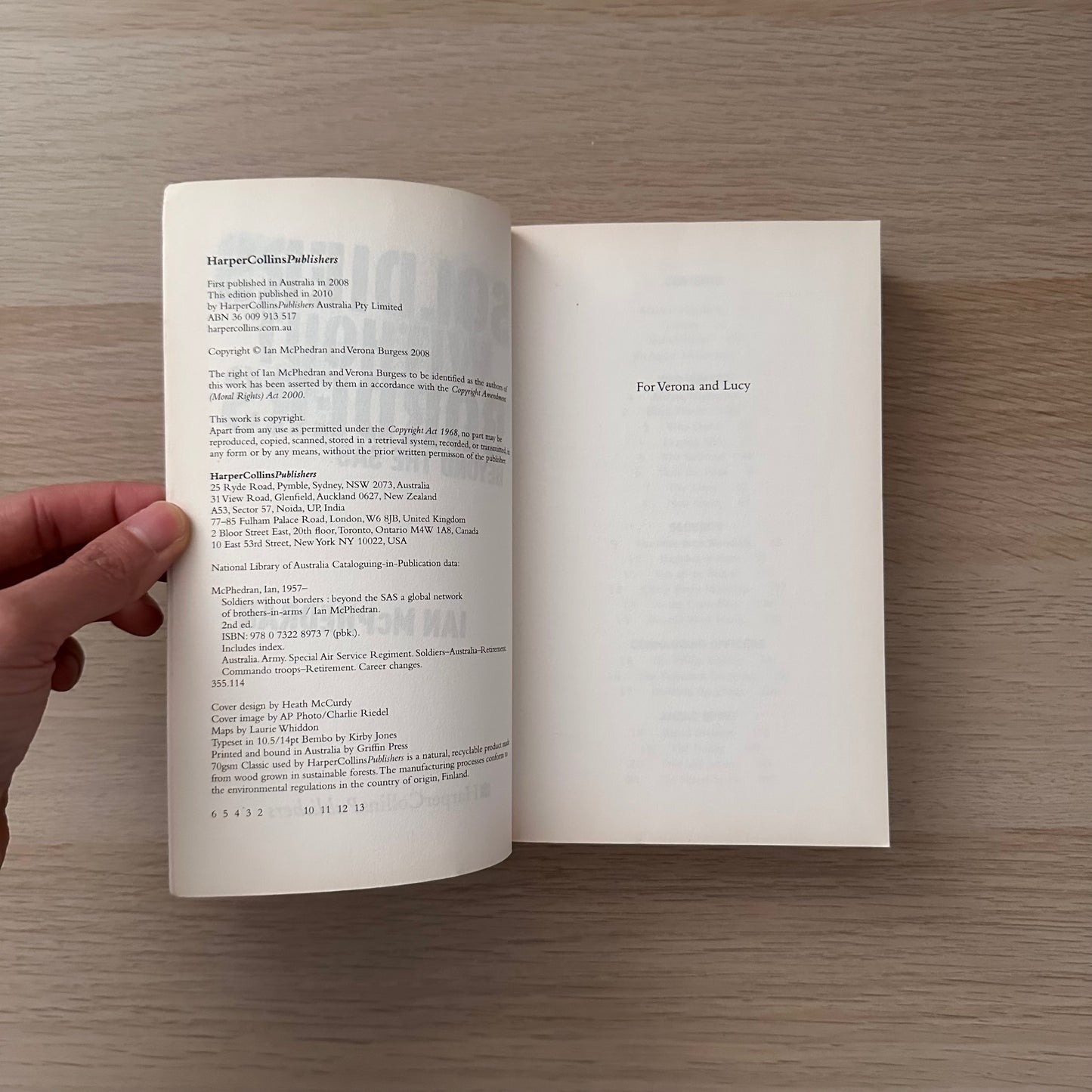 Soldiers Without Borders | Paperback | Ian McPhedran