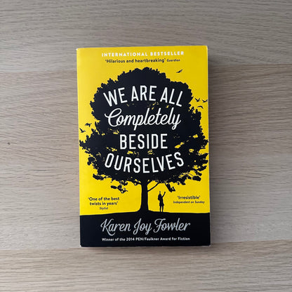 We are all completely beside ourselves | Paperback | Karen Joy Fowler