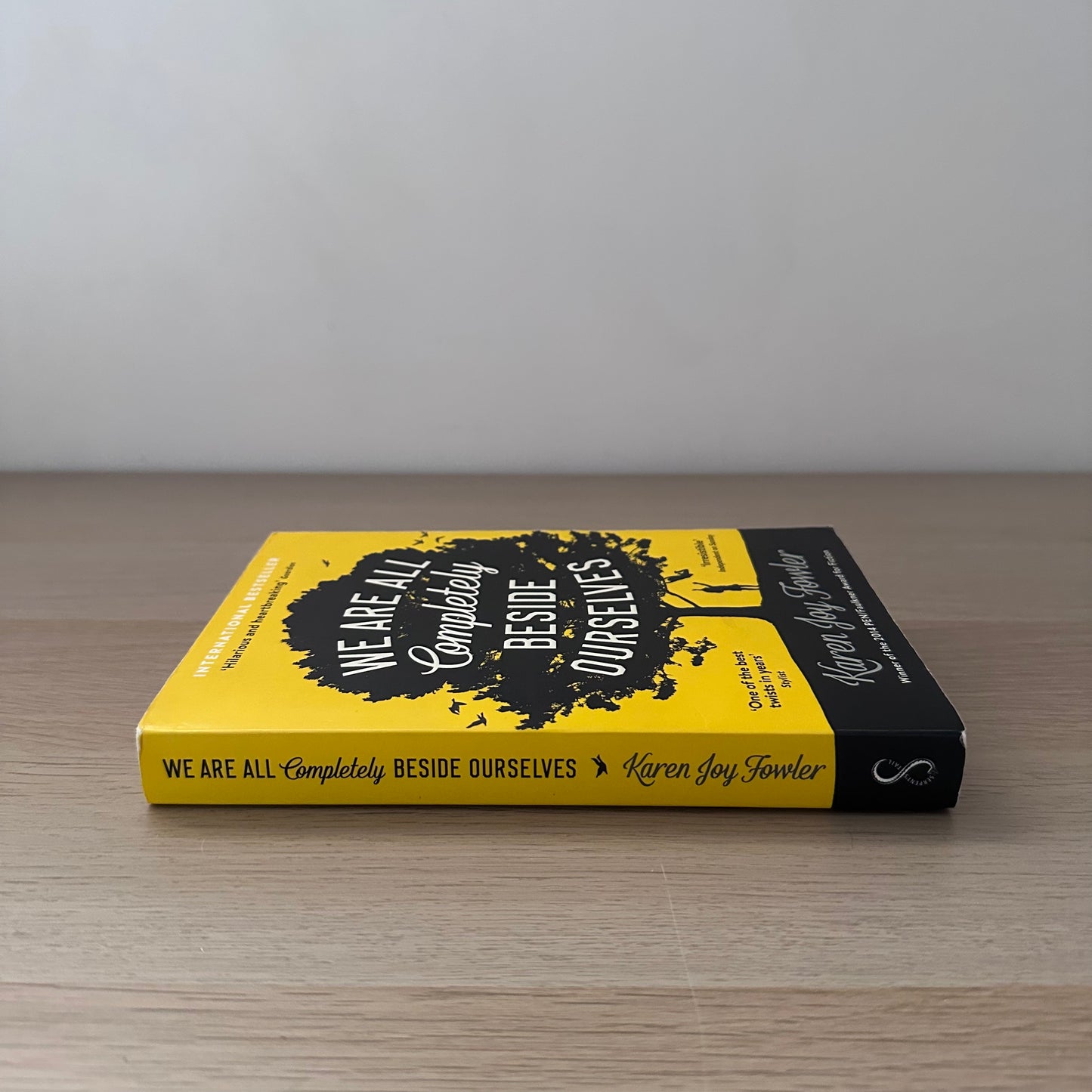 We are all completely beside ourselves | Paperback | Karen Joy Fowler