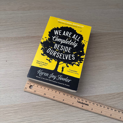 We are all completely beside ourselves | Paperback | Karen Joy Fowler