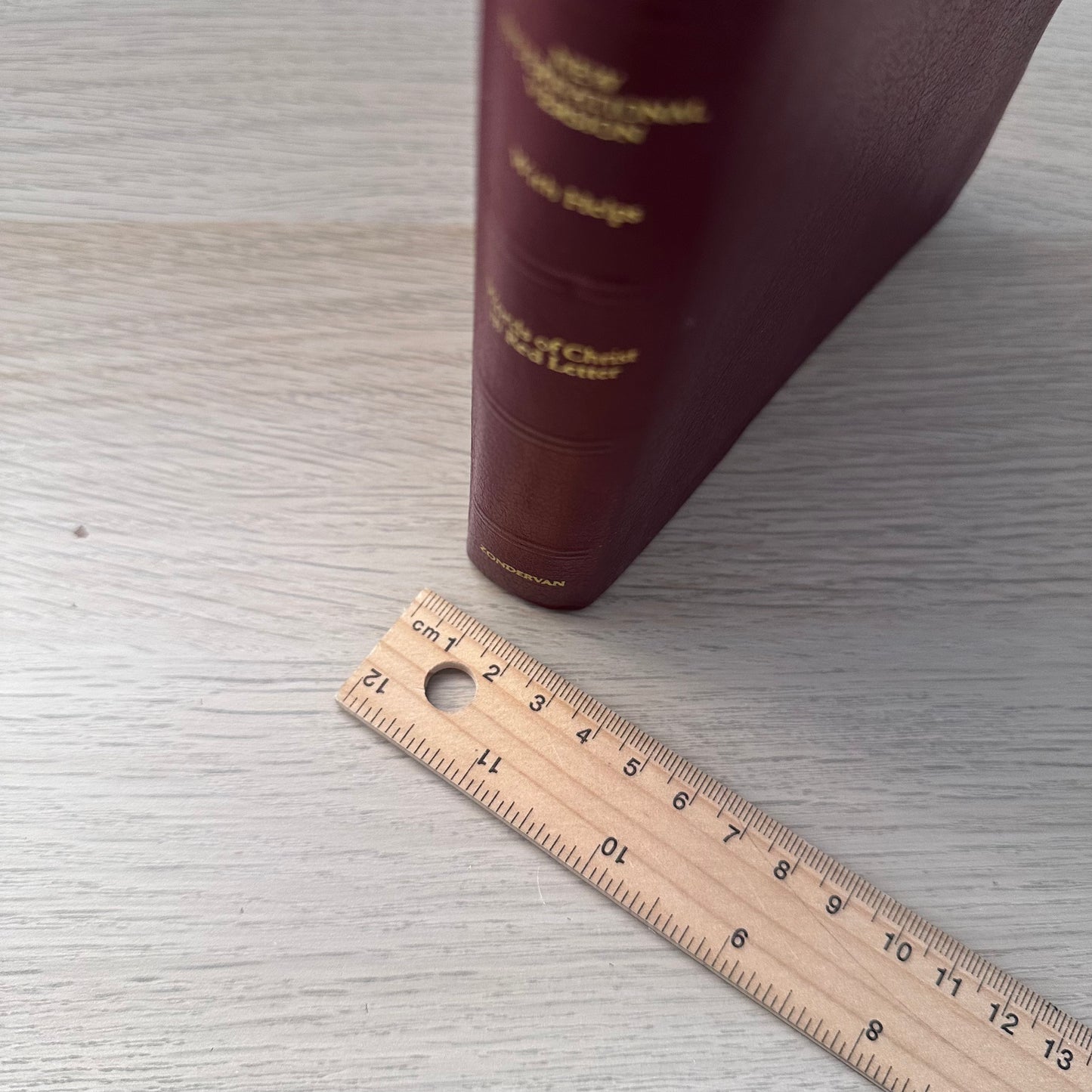 Holy Bible | New international version with helps | Words of Christ in Red Letter | 1984 | Zondervan