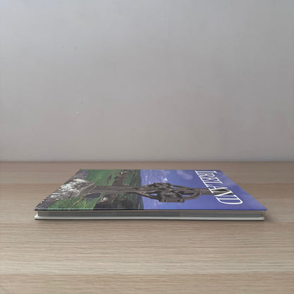 Ireland | 1994 | Simona Ratchetti | Tiger Books International