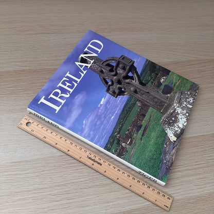 Ireland | 1994 | Simona Ratchetti | Tiger Books International