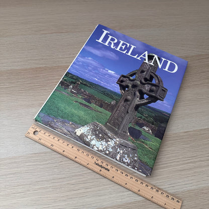 Ireland | 1994 | Simona Ratchetti | Tiger Books International